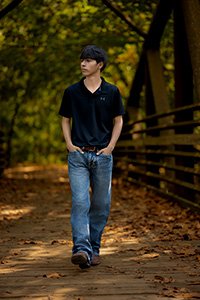 capen-park-senior-portrait-columbia-mo Capen Park Senior Portrait on the bridge